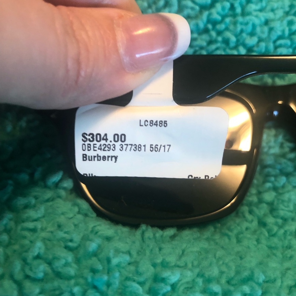 Burberry Black  Sunglasses - Picture 3 of 11